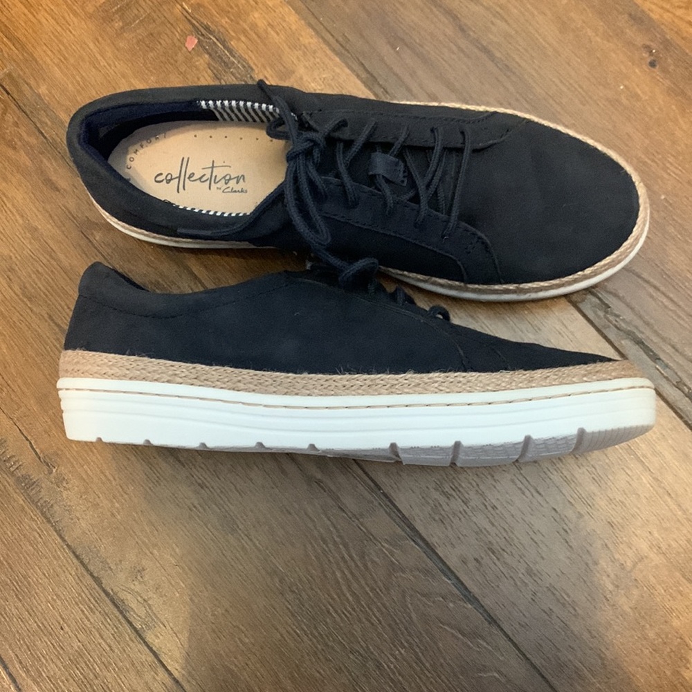 Clarks sneakers in navy